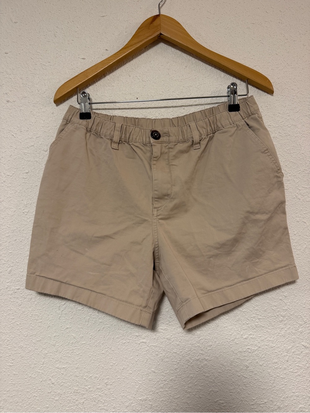 Chubbies Original elastic waist shorts 5.5” inseam size large